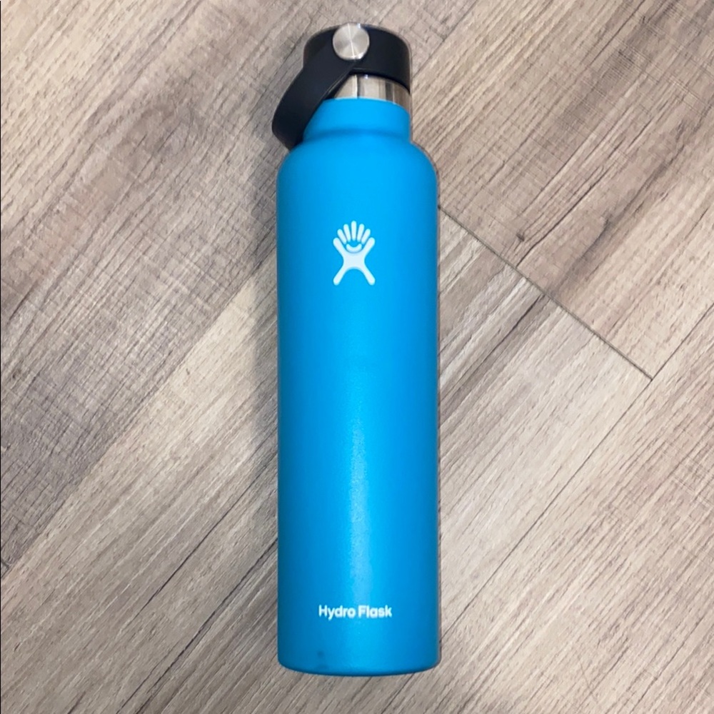 Hydro Flask Blue Water Bottle